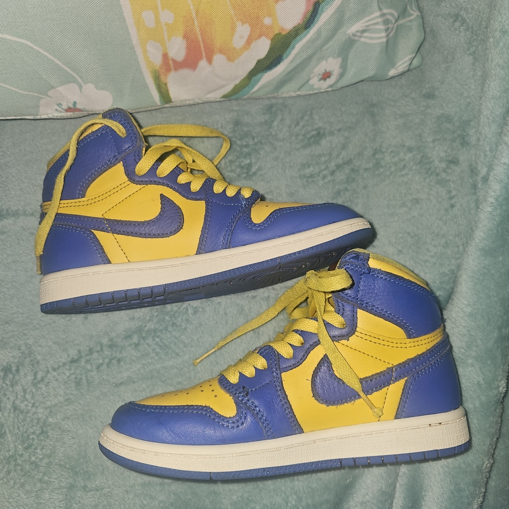 Jordan Kids Sneakers in Blue and Yellow - Picture 13 of 13